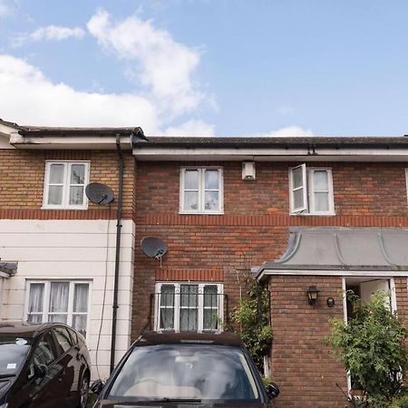 Modern & Spacious - Walk To London Excel- Parking Esterno foto