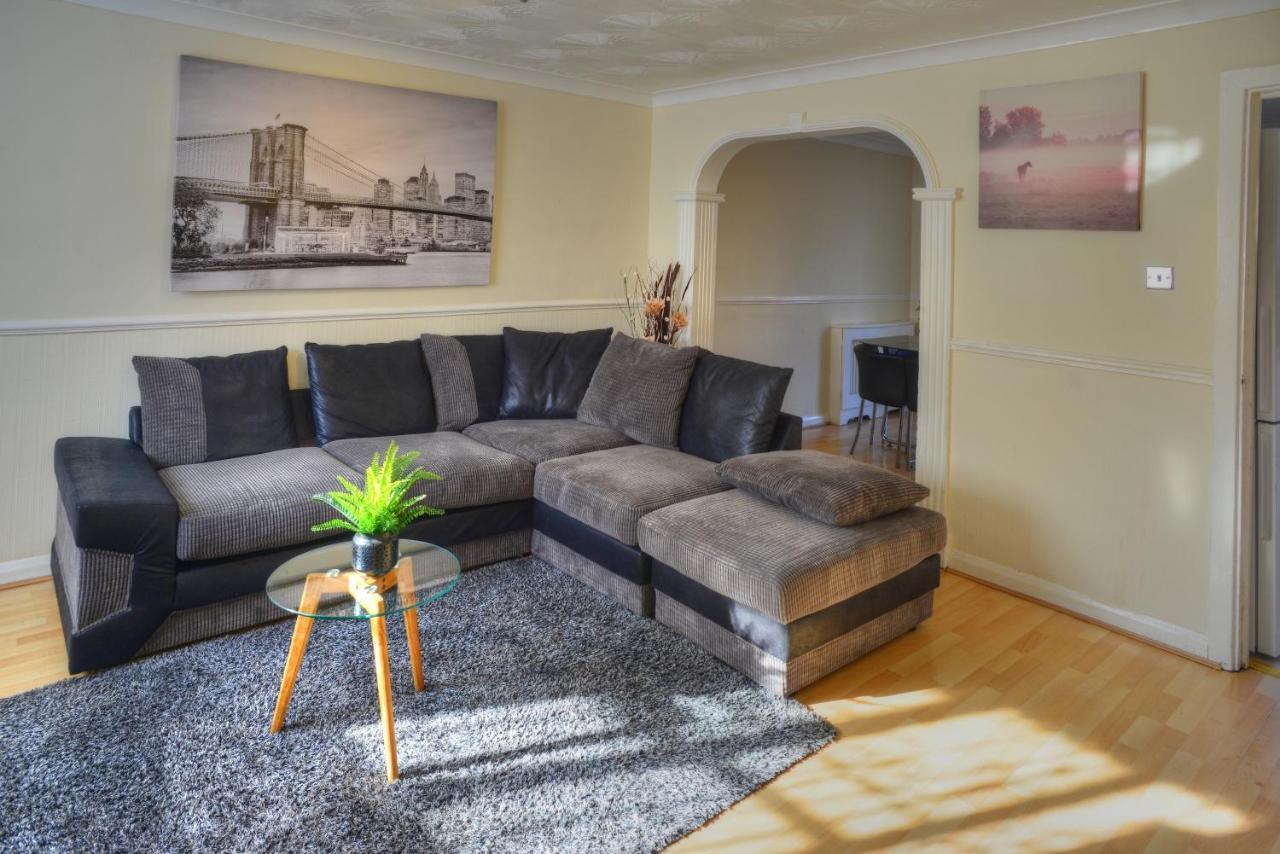 Modern & Spacious - Walk To London Excel- Parking Esterno foto