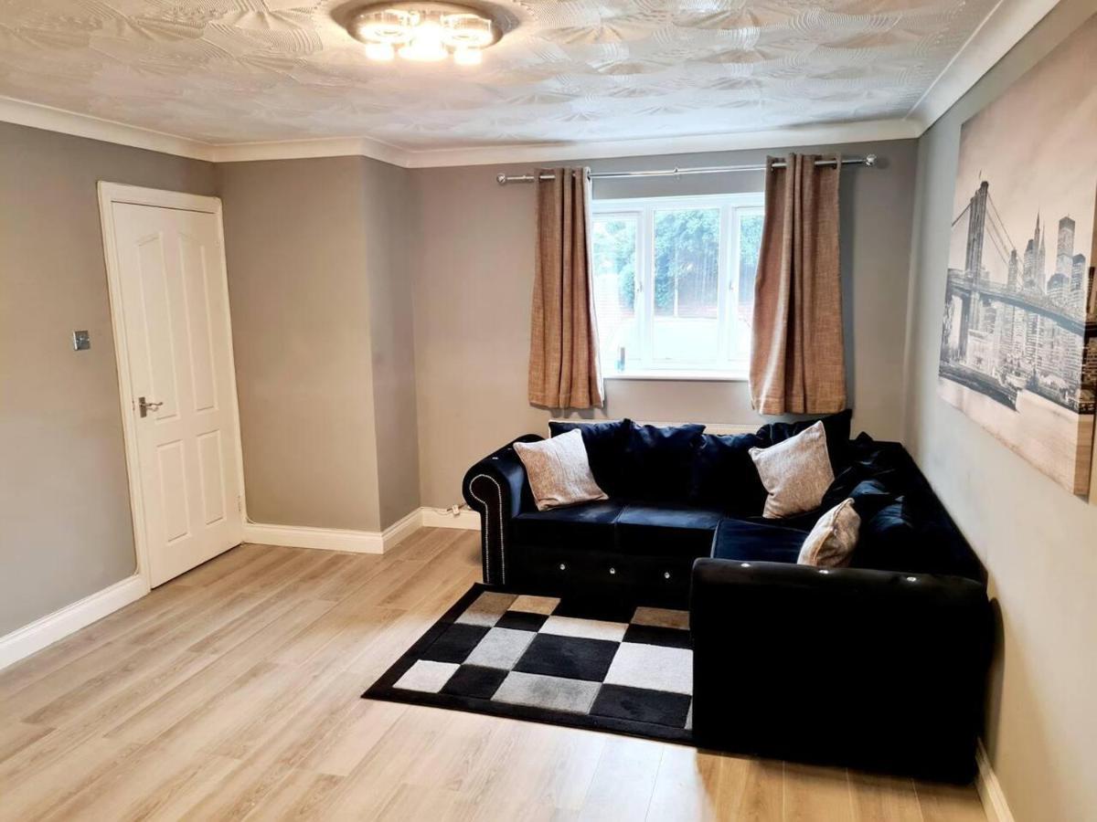 Modern & Spacious - Walk To London Excel- Parking Esterno foto