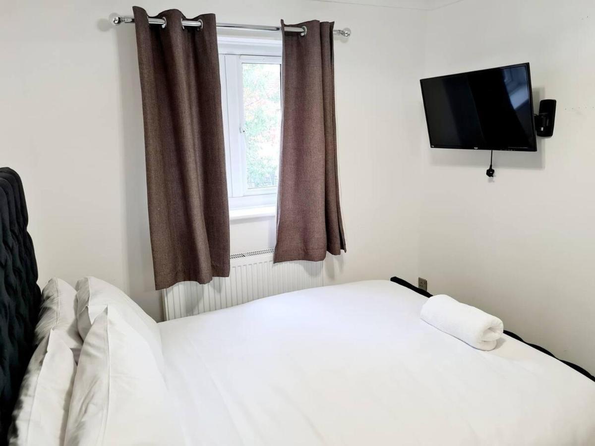 Modern & Spacious - Walk To London Excel- Parking Esterno foto